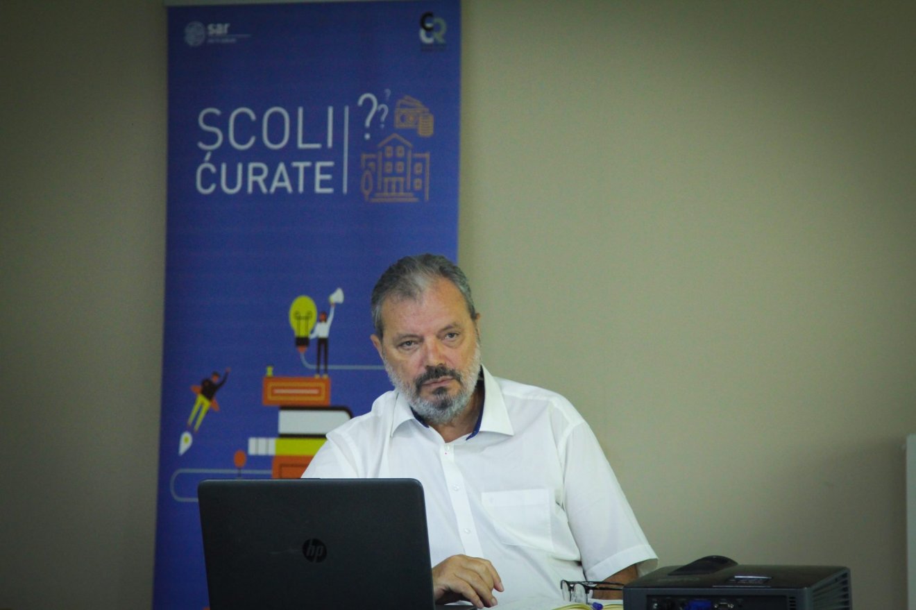 Az USR szerint Eckstein-Kovács Péter ügyvéd újra és újra bebizonyította, hogy az elvek és az erkölcs számára vitathatatlanok •  Fotó: Facebook/Școli curate