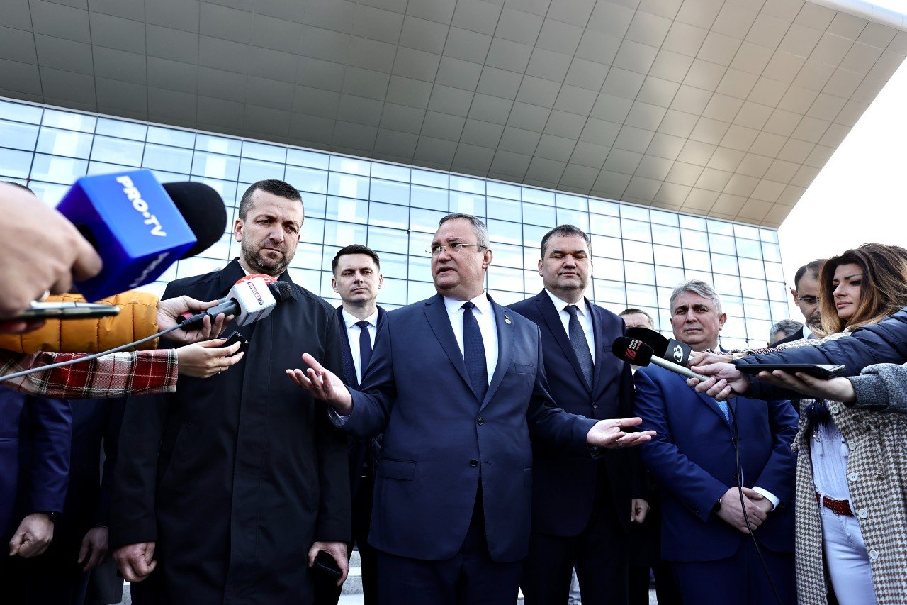 Nicolae Ciucă a nagyváradi sportcsarnok megnyitóján •  Fotó: gov.ro