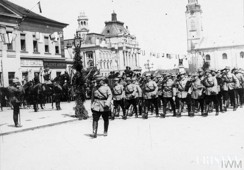 A román hadsereg bevonulása Nagyváradra 1919. április 20-án •  Fotó: Forrás: Crisana.ro