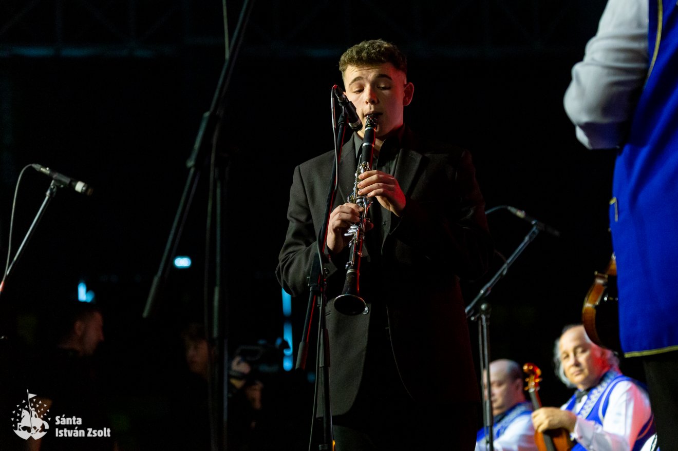 Kádár Balázs számára a legnagyobb kihívás a lámpaláz legyőzése volt •  Fotó: Szent György Napok / facebook