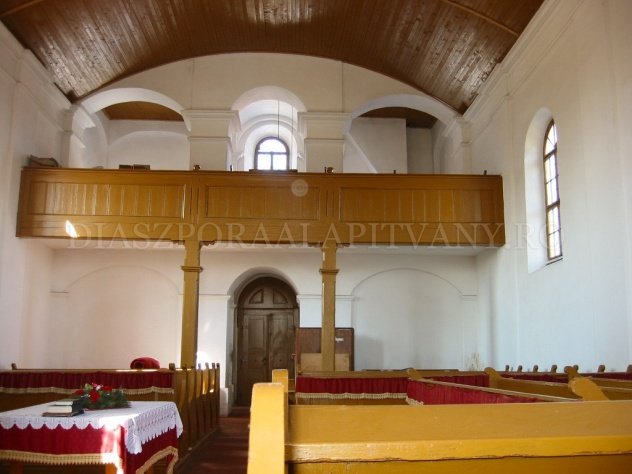 Az üres templombelső •  Fotó: Diaszporaalapitvany.ro