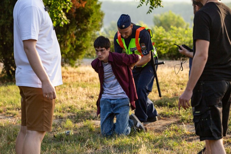 Élmény volt az időutazásos film forgatása – Bálint Előd udvarhelyi színis az új magyar sci-fi vígjátékban játszott főszerepről