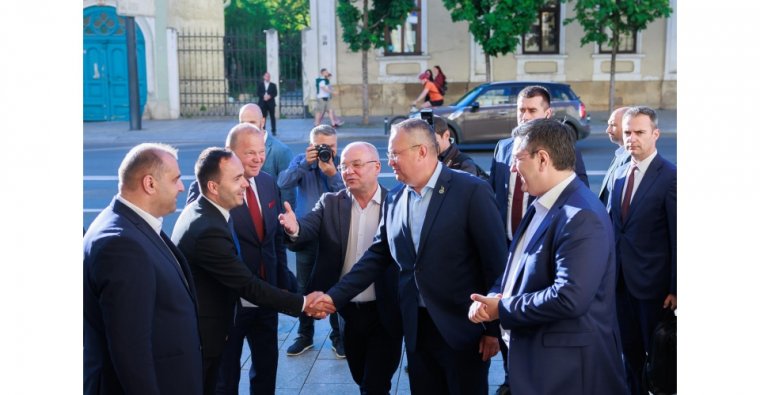 A metróépítés támogatását és elektromos töltőállomásokat ígért Kolozsváron Nicolae Ciucă   