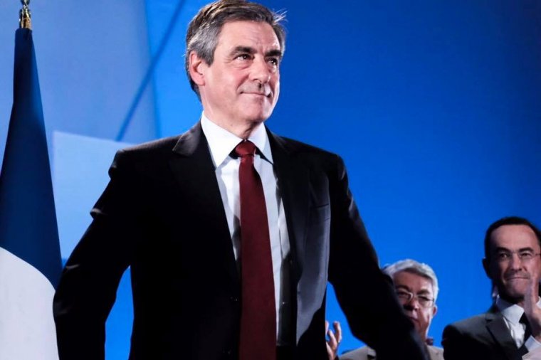 Börtönbüntetésre ítélték a volt francia kormányfőt felesége fiktív alkalmazásáért