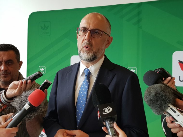 „Így nem lehet viselkedni”. Kelemen Hunor a megfeneklett tárgyalásokról, a romokban lévő büdzséről, a megszorításokról