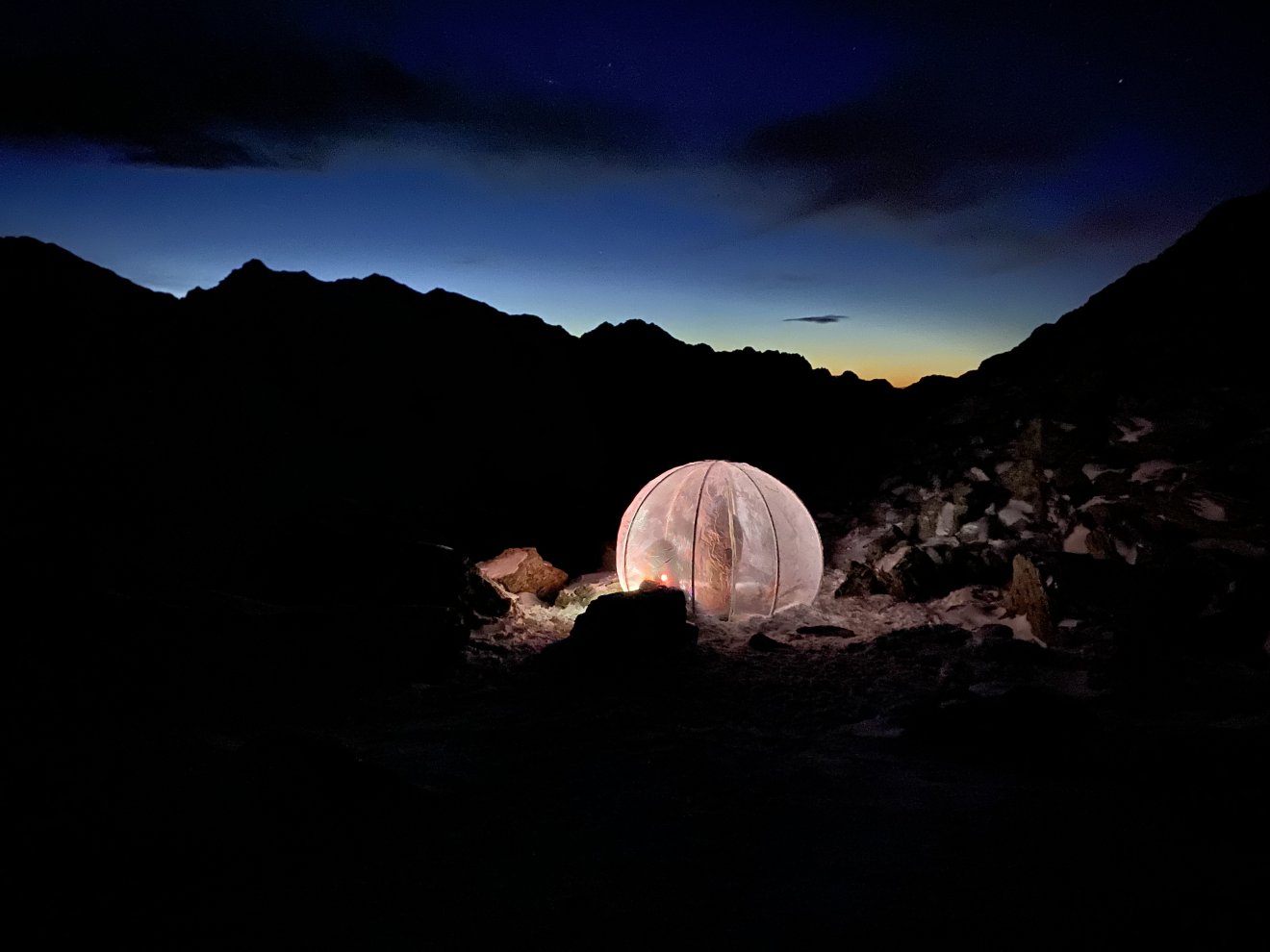 Két túrázás között „buborékba zárva” olvashatnak a kirándulók •  Fotó: Asociația Exploratorilor Pușcații