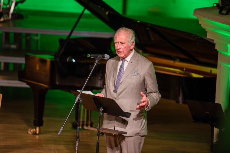 III. Károly jó király lesz a britek többsége szerint, szombaton tartják a koronázást Londonban