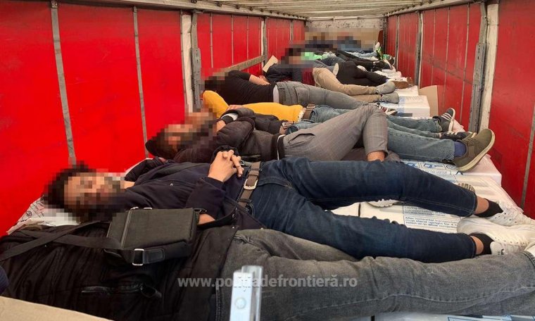 Csaknem hatvan, kamionban rejtőzködő külföldi állampolgárt kaptak el egyetlen nap alatt Arad megyében