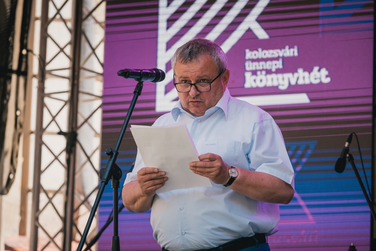 Mile Lajos főkonzul •  Fotó: Kolozsvári Ünnepi Könyvhét/Facebook
