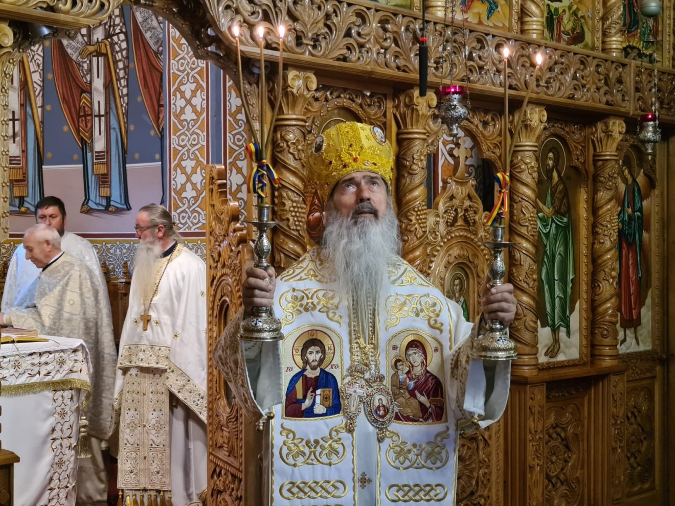 Teodosie érsek gyakran szembehelyezkedik az egyház hivatalos álláspontjával •  Fotó: Facebook/Arhiepiscopia Tomisului