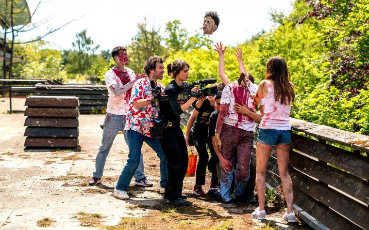 A Riviéráról a kincses városba: a Coupez! zombikomédiának helye van a filmfesztiválokon