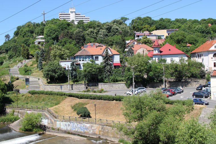 Hiába a szakmai és civil nyomás, maradnak az örökölt emlékművek Kolozsváron