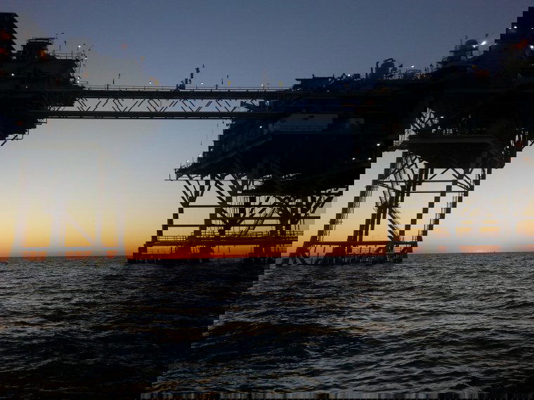 Óriási az érdeklődés az első működő romániai offshore földgázkitermelés iránt
