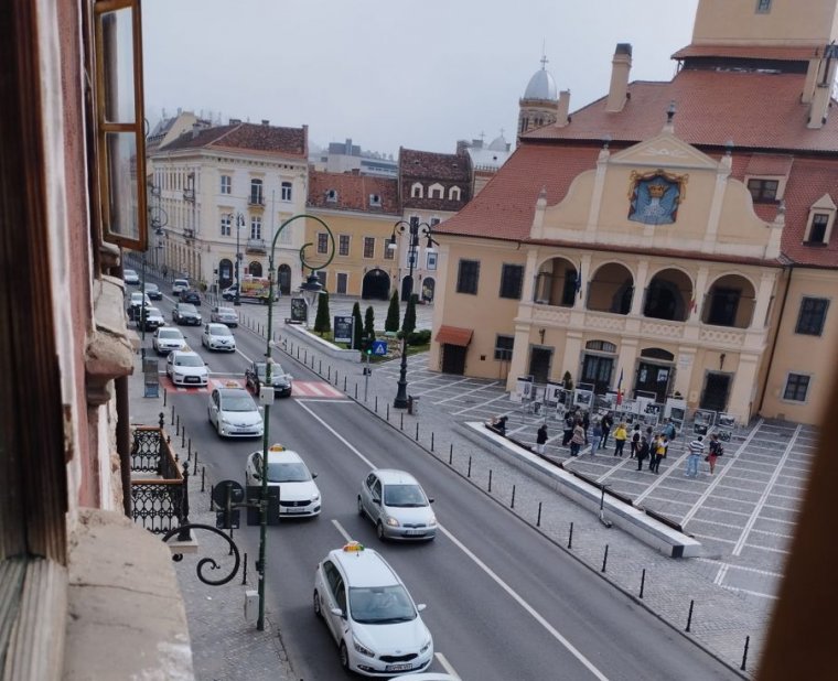 Második napja sztrájkolnak a díjak emelését követelve a brassói taxisok