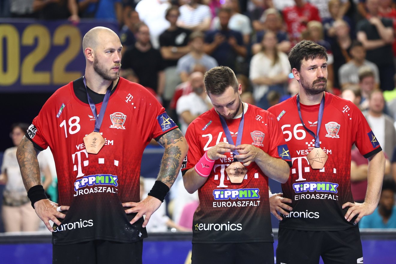Lékai Máté (jobbra) és csapattársai csalódottak a 4. hely miatt •  Fotó: MTI/Kovács Anikó