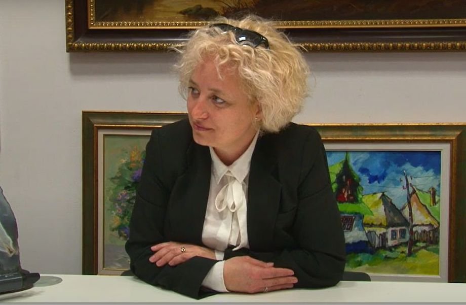 Mayer–Kinczler Hajnal, a családon belüli erőszak elleni kolozsvári tanácsadó központ vezetője •  Fotó: Képernyőkivágás/TVR Cluj