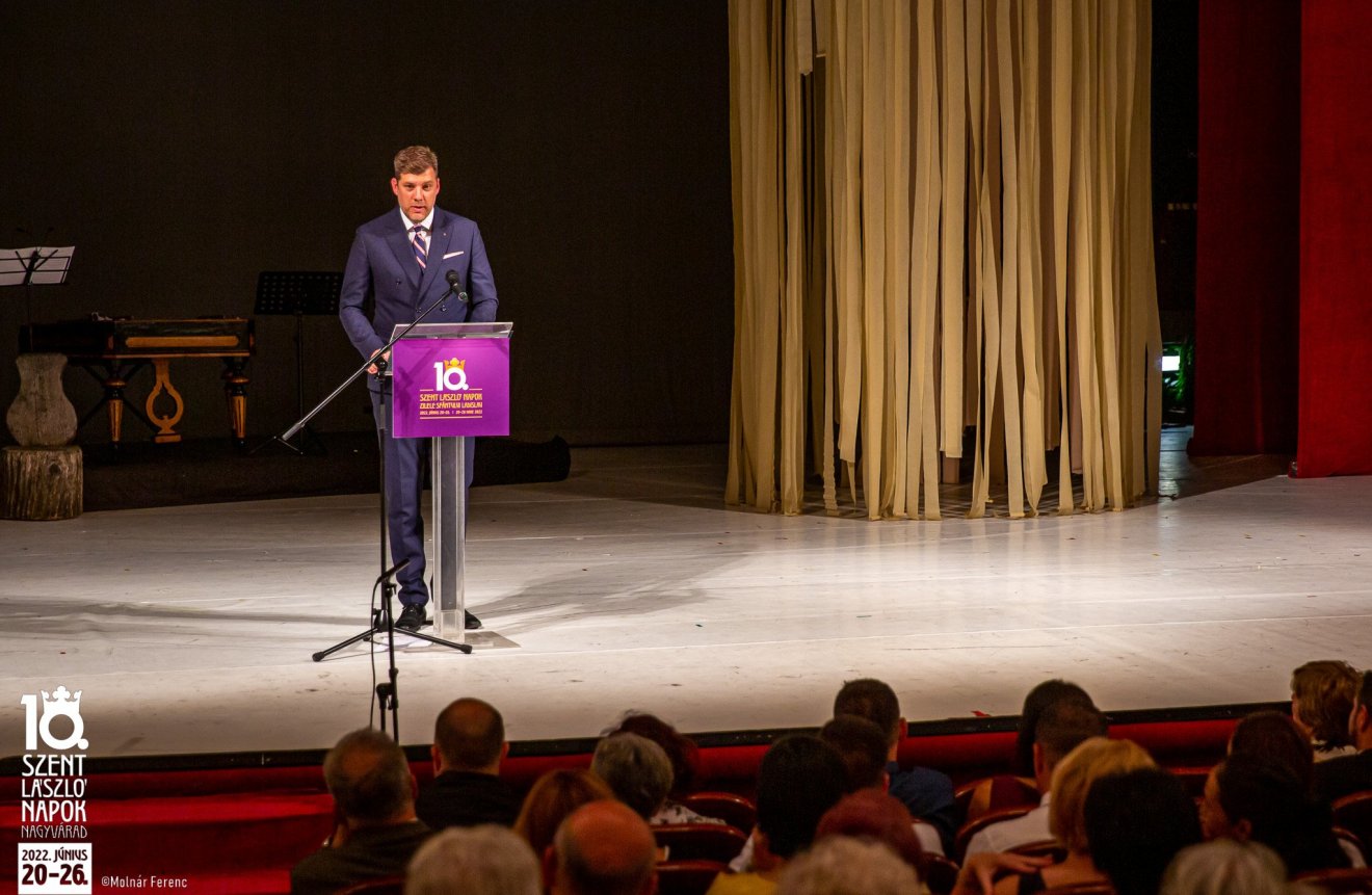 Szilágyi Péter helyettes államtitkára szerint Szent László alakja, jelleme áthatja a magyarság múltját és jelenét •  Fotó: Molnár Ferenc/Szent László Napok