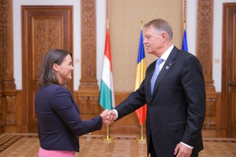 Tizennégy év után először látogat román államfő Budapestre