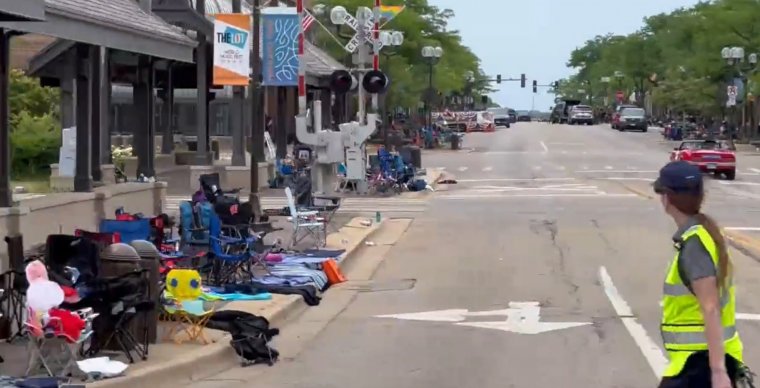 Lövöldözés történt egy függetlenség napi felvonuláson Chicagóban, legalább hatan meghaltak