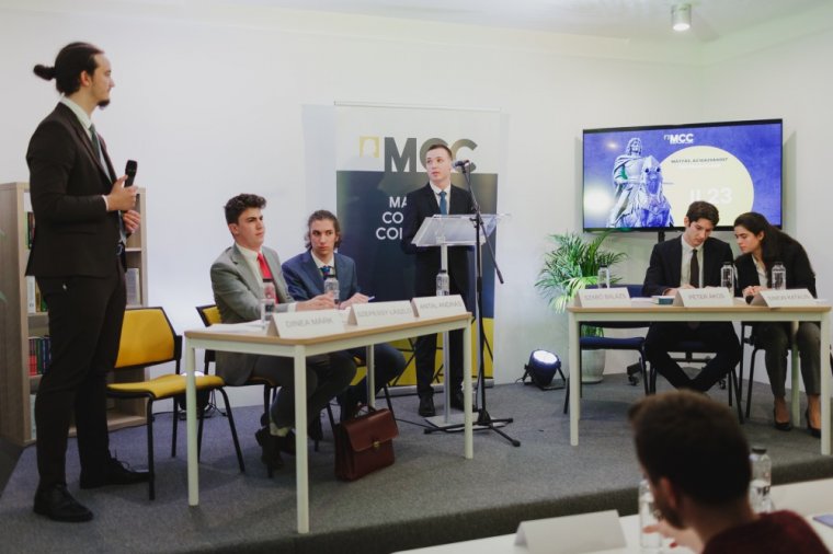Közösséget formál, hiteles példaképeket állít az MCC képzése: a program támogatja azokat a diákokat, akik szakmailag fejlődnének