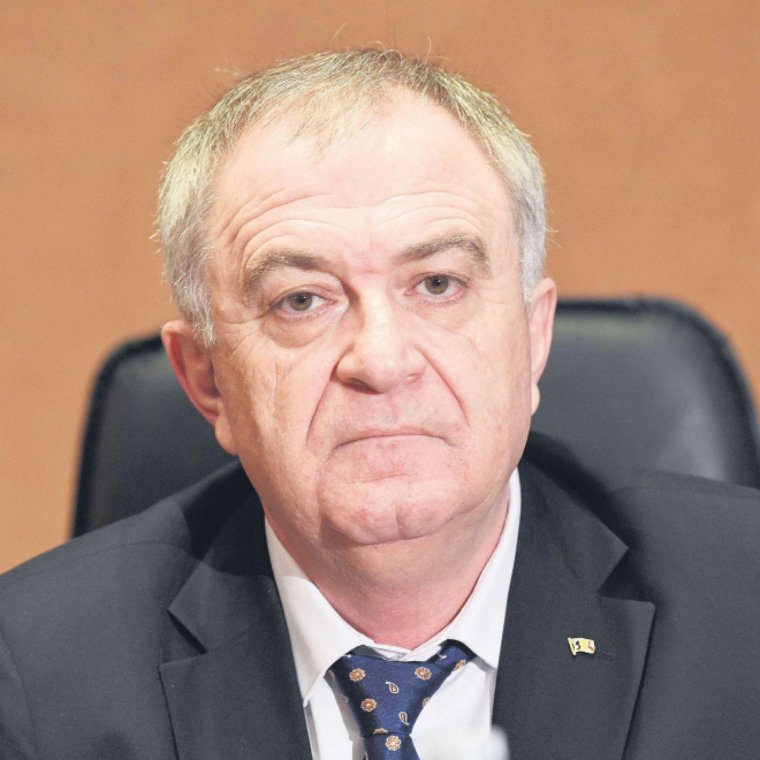 Van mit a tejbe aprítani a Transgaz vezérigazgatójának: csak tavaly nettó 1,6 millió lejt keresett