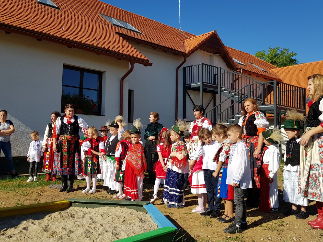 Már csak a gyerekekre vár a korszerű oktatási intézmény Kalotaszeg fővárosában •  Fotó: Rostás Szabolcs