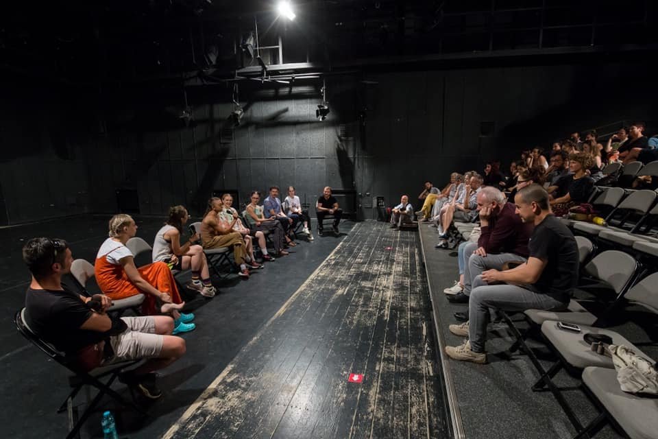Közönségtalálkozó a bukaresti Humans, bodies, stories című előadás után •  Fotó: Facebook/M Studió