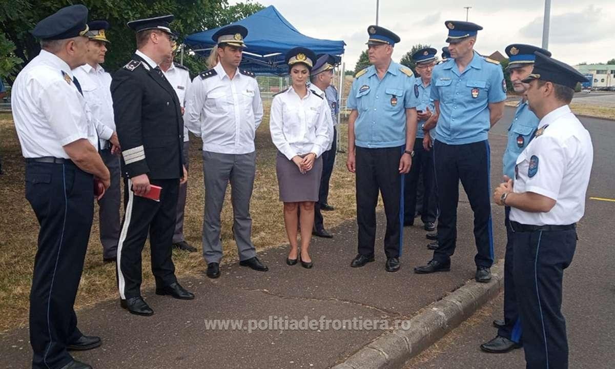 A legmagasabb szinten egyeztettek a határátlépés felgyorsításának lehetőségeiről a két ország határrendészeti szervei •  Fotó: Román határőrség