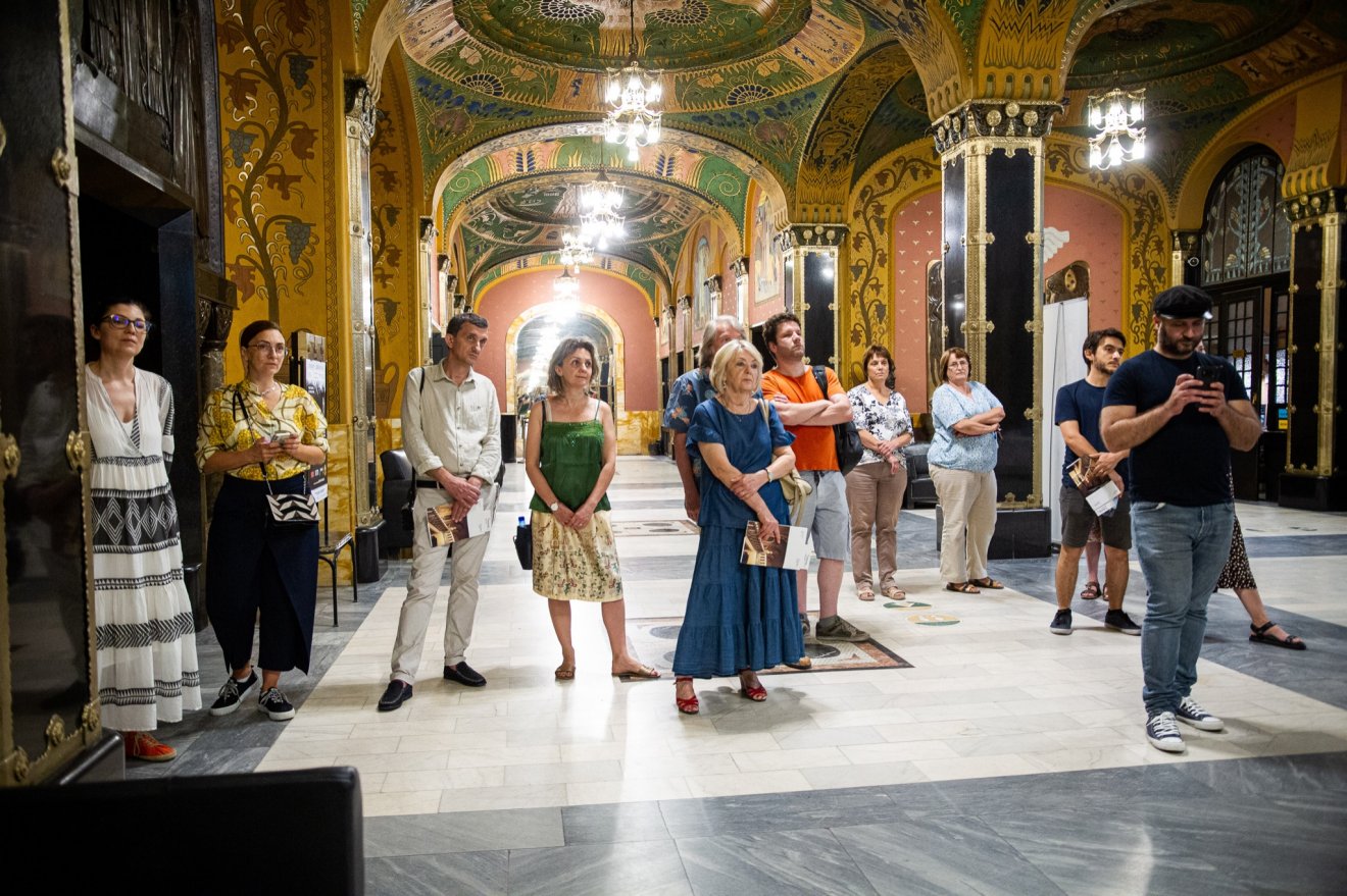 A Kultúrpalota belső tereket alkotó építészeti elemek önmagukban is kiemelkedő műalkotások •  Fotó: Maros Megyei Múzeum