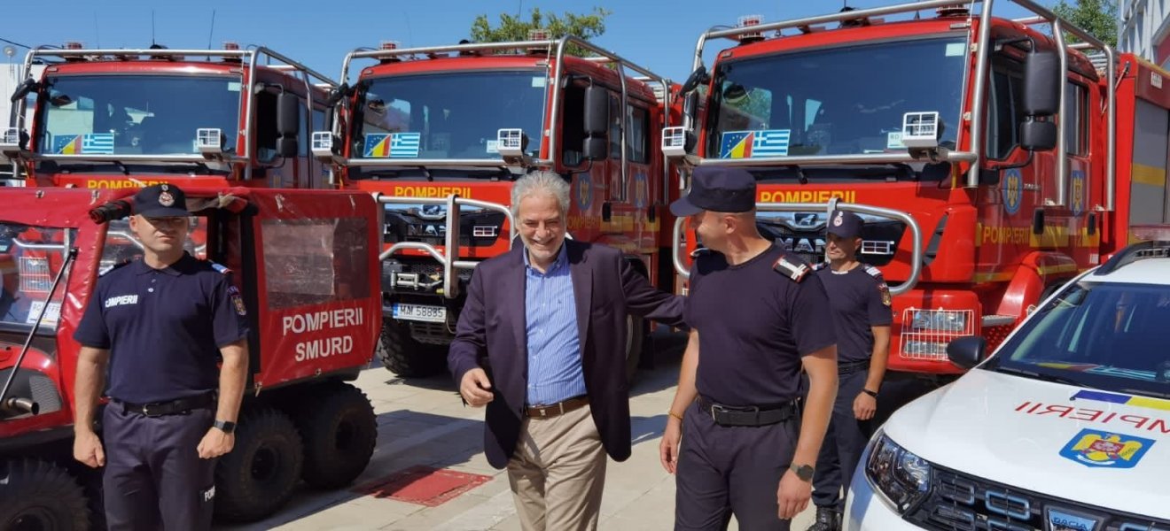 Hrisztosz Sztilianidesz klímavédelmi és polgári védelmi miniszter fogadta a romániai lánglovagokat •  Fotó: Hrisztosz Sztilianidesz/Facebook