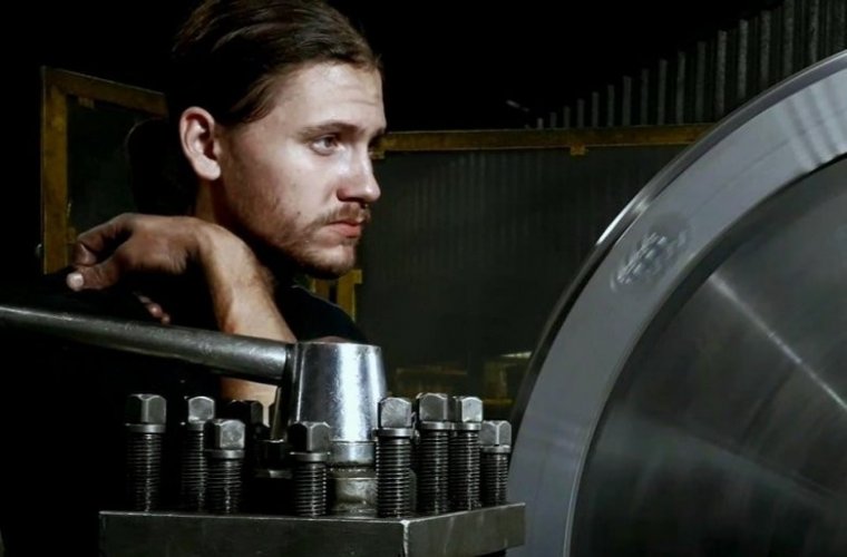 Gyönyörű folyamat izzó vassal dolgozni: Mali Lőrinc szatmári kovács szerint céltudatosságra tanít foglalkozása