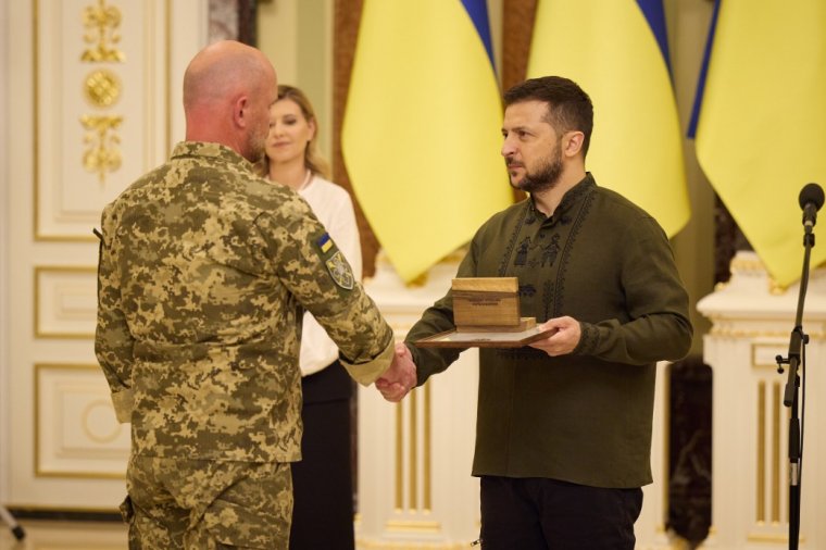 Kijev nem tárgyal Moszkvával, ha az oroszok perbe fogják a mariupoli ukrán katonafoglyokat