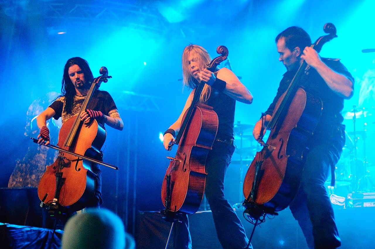 •  Fotó: Apocalyptica / Wikipedia