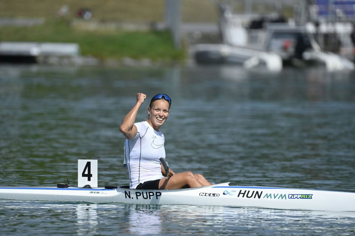A győztes Pupp Noémi a célban a női kajak egyes 1000 méteres döntőjében a müncheni multisport Európa-bajnokságon •  Fotó: MTI/Koszticsák Szilárd