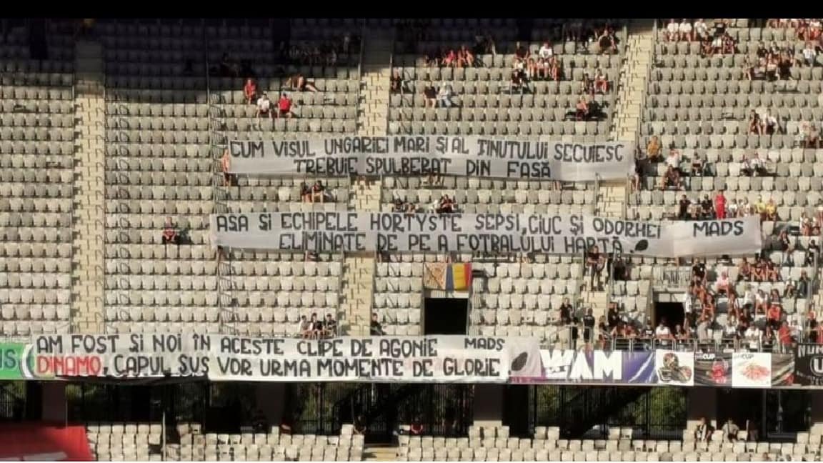Tavaly hét év szünet után jutott vissza az élvonalba a Kolozsvári U, de mindjárt az első, saját stadionjukban lejátszott mérkőzésükön emlékeztettek az ultrák, miért is nevezik magyarelleneseknek őket •  Fotó: U Cluj Fans/Facebook