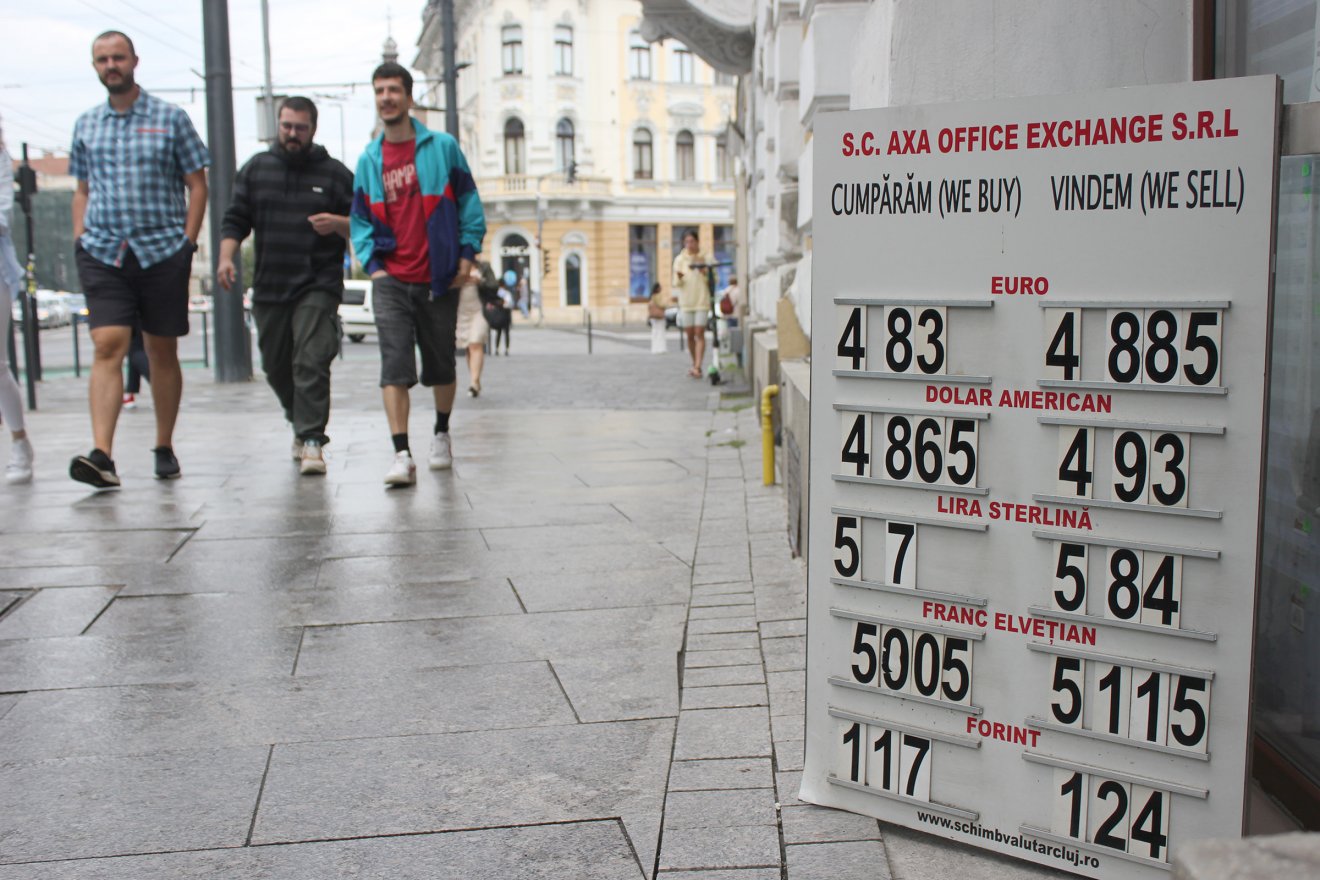 Új szelek a devizapiacon. Már több napja magasabb a dollár árfolyama, mint az euróé •  Fotó: Jakab Mónika