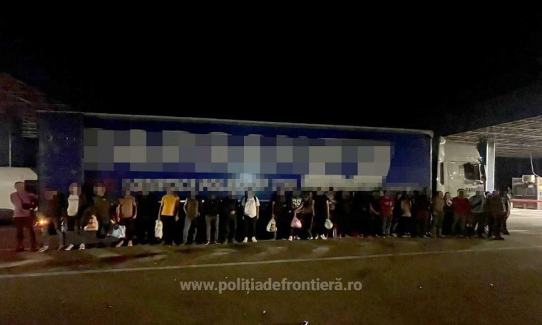 Románián áthaladó útvonalon migránsokat csempésző hálózatra csaptak le Bulgáriában