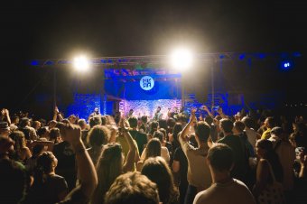 A Magyar Állami Népi Együttes és a Parno Graszt is fellép a Méra Világzenei Csűrfesztiválon