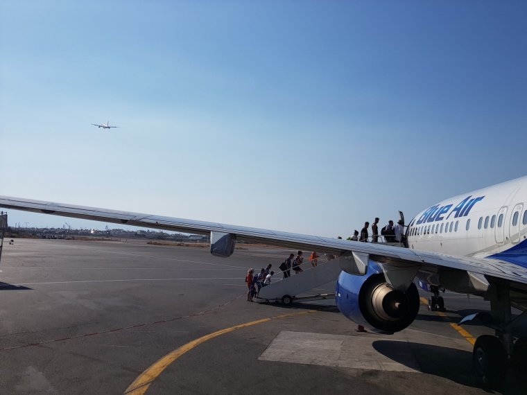 Blue Air-botrány: eddig több mint 2000 külföldön rekedt román állampolgár kért segítséget