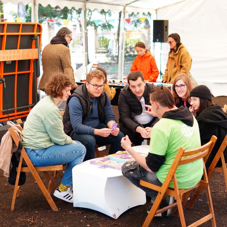 Ifjúsági parlament alakul Sepsiszentgyörgyön: a kezdeményezés teret ad a fiatalok véleményének