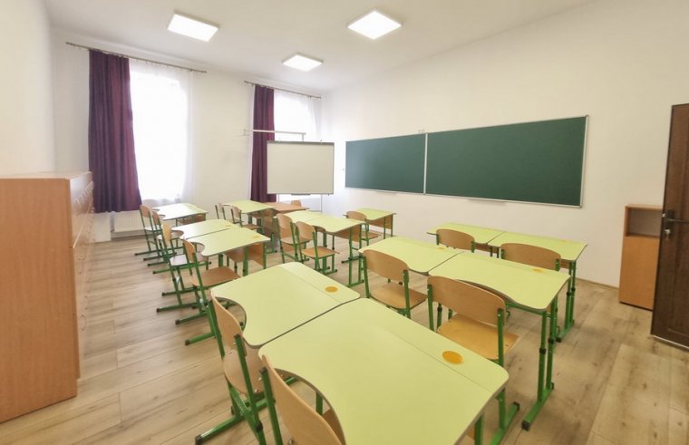 „Ráütöttek az egyház segítő kezére”: elutasítják a szegregáció vádját nagyváradi iskolaügyben a magyar vezetők