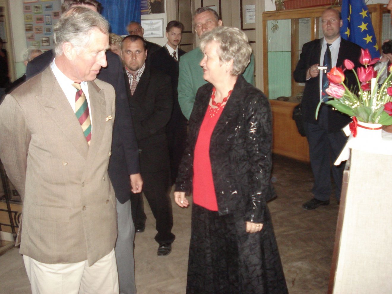 Visszavárják. Károly 2008-ban trónörökösként járt erdélyi ősei földjén, Erdőszentgyörgyön •  Fotó: Ifj. Fekete Zsolt