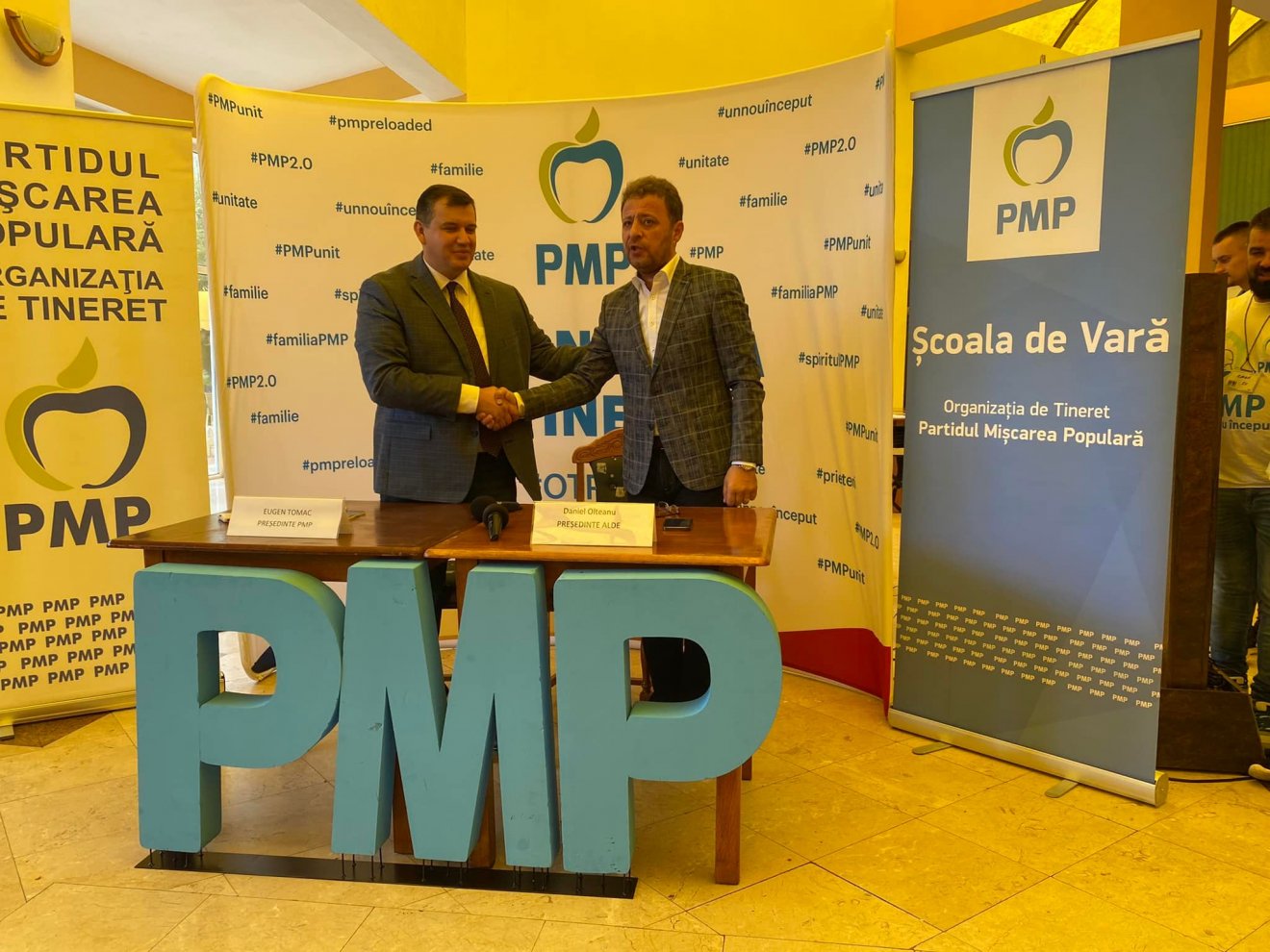 Eugen Tomac és Daniel Olteanu •  Fotó: Facebook/Partidul Mișcarea Populară