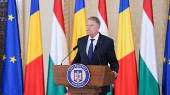 Szép lassan elfelejtett magyarul Klaus Iohannis „nyuszija”