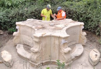 November végéig visszakerülhet belvárosi helyére a felújított Mária-oszlop Kolozsváron