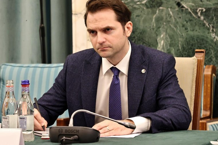 Digitalizációs miniszter: igaz, hogy egy honlapon pénzt kérnek az online erkölcsi bizonyítványért, de attól még ingyenes