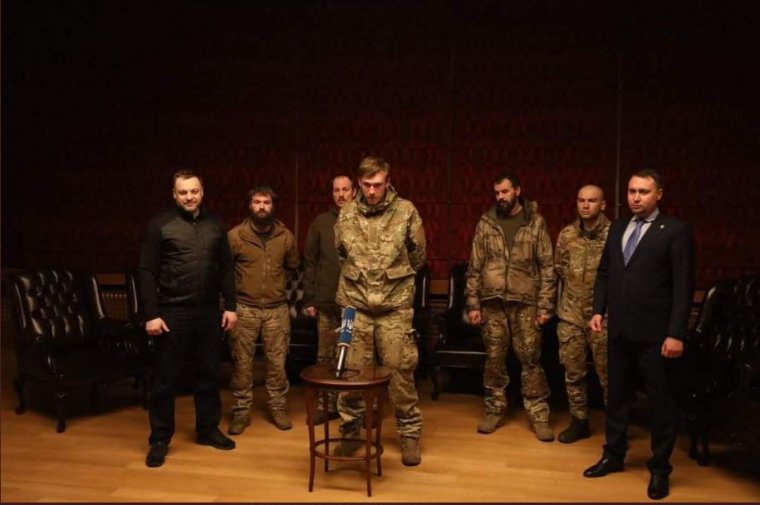Érdekes „nácitlanítás”: az Azov ezred parancsnokát is elengedték az oroszok egy fogolycsere keretében