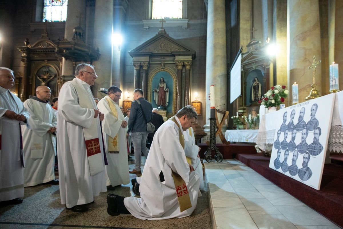 Szentmise a '49-es vértanúk emlékére a nemzeti gyásznapon az aradi Páduai Szent Antal-katedrálisban •  Fotó: MTI/Rosta Tibor
