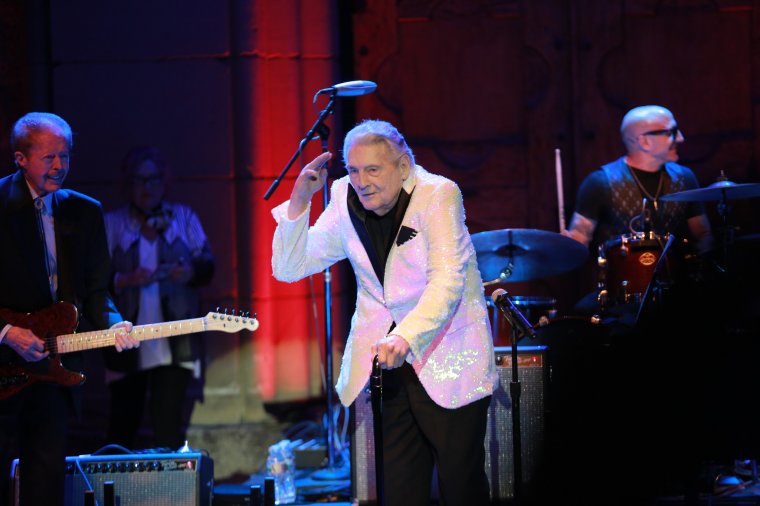 Kiváló zongorista kopog a mennyországban: elhunyt Jerry Lee Lewis, a rock and roll legendája