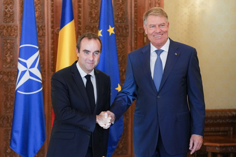 Iohannis az ukrajnai háborúról és a stratégiai partnerség fejlesztéséről tárgyalt a francia védelmi miniszterrel